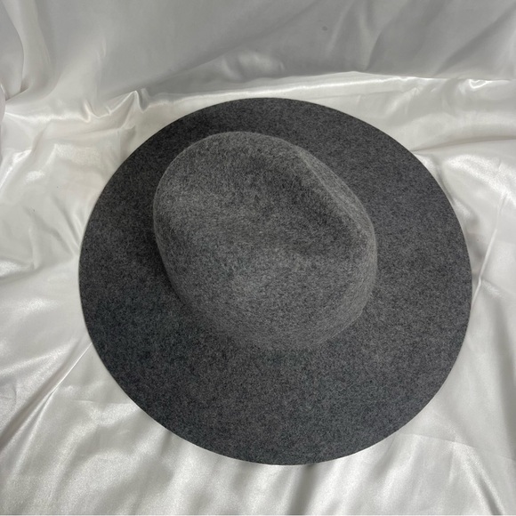 NWOT Women’s Gigi PIP Scottie Hat in Grey 100% Wool Size 55/XS - Picture 9 of 13